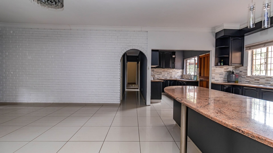 7 Bedroom Property for Sale in Safari Gardens North West